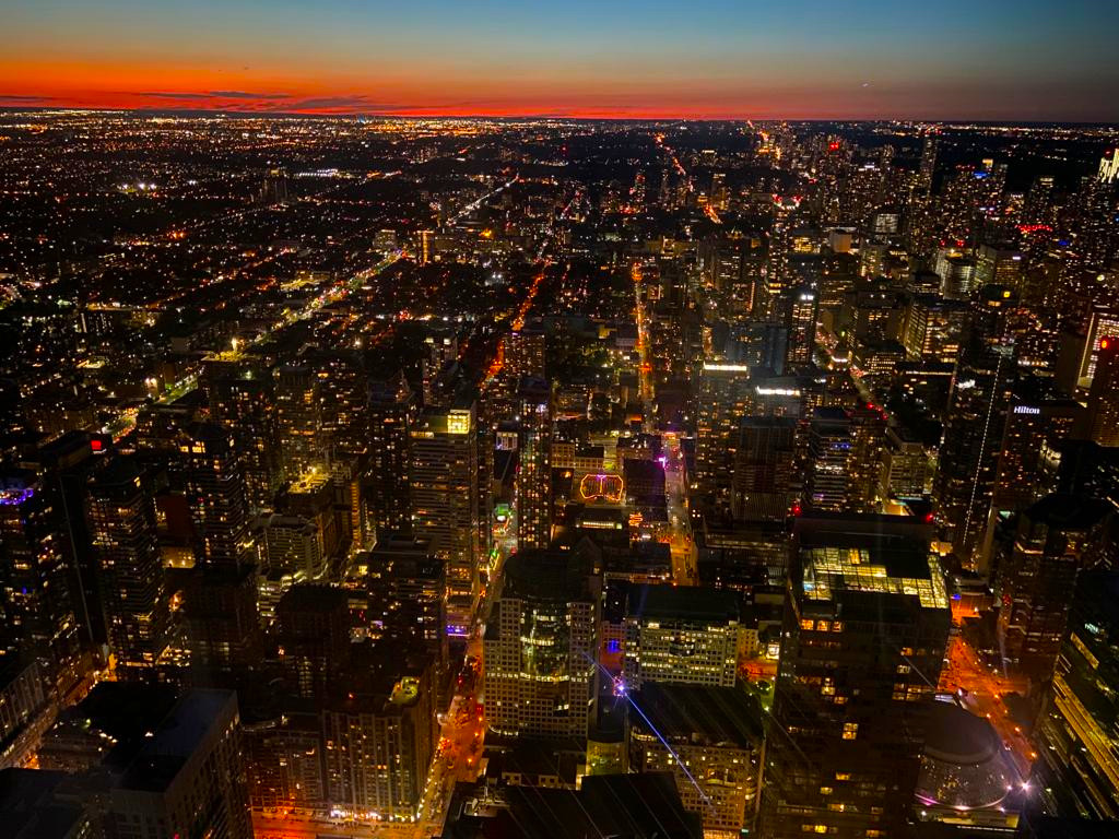 vista dalla CN tower di notte