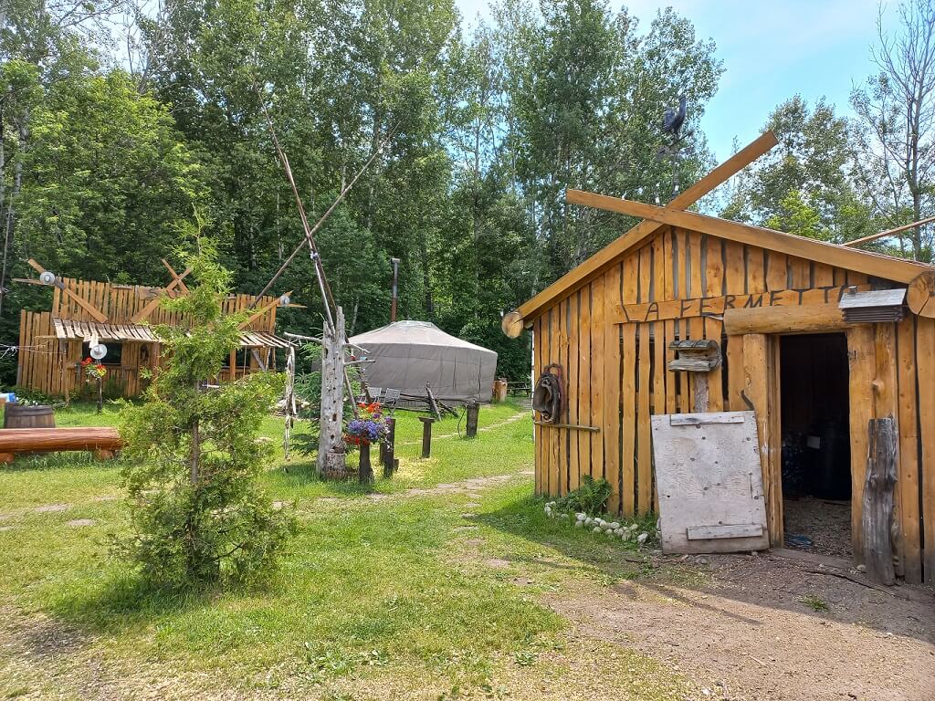 dove alloggiare in Canada. In una casetta di legno nel bosco.