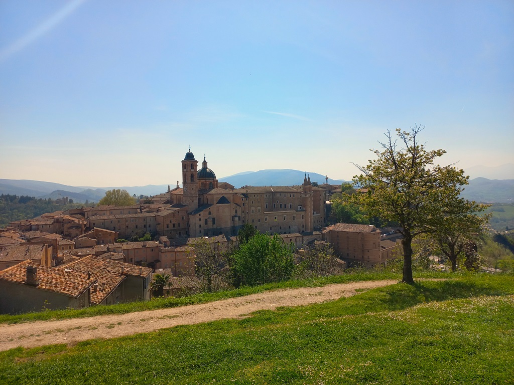 vista sulla città di Urbino dalla fortezza albornoz